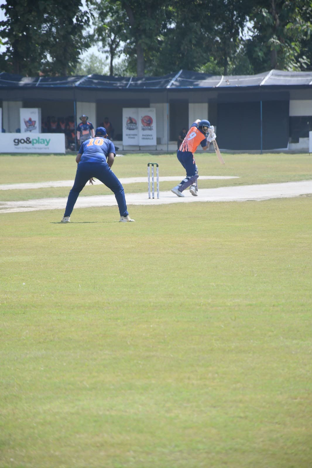 Fielder in position at a go&play managed match